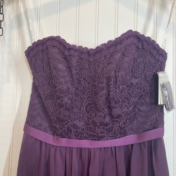 NWT David’s Bridal Plum Short Scalloped Strapless Lace Mesh Mini Dress Size 0 - Picture 3 of 8